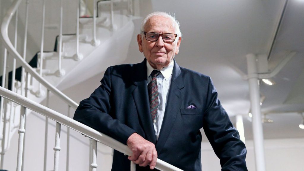Pierre Cardin, French couturier who pioneered designer licensing, dies at 98