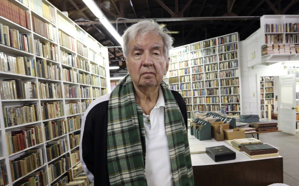 Larry McMurtry, author of 'Lonesome Dove' and 'The Last Picture Show', dies