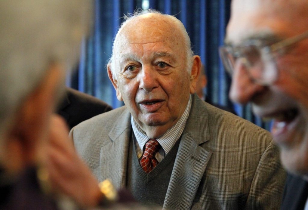 Pete Carril, Princeton’s Hall of Fame basketball coaching great, dies at 92