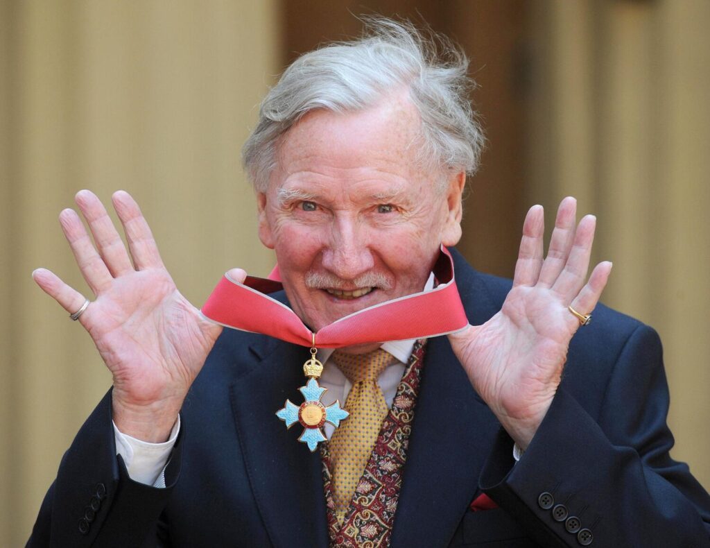 Leslie Phillips, actor and voice of the Sorting Hat in ‘Harry Potter,’ dies at 98