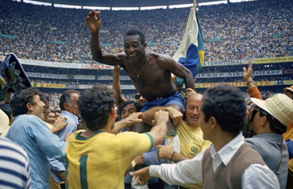 Pelé, who rose from a Brazilian slum to become the world’s greatest soccer player, dies at 82