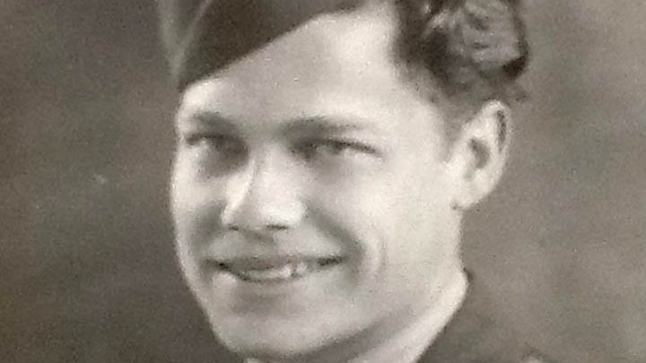 Albion K. ‘Ken’ Hutcherson, retired graphics chief and decorated World War II Army aviator, dies