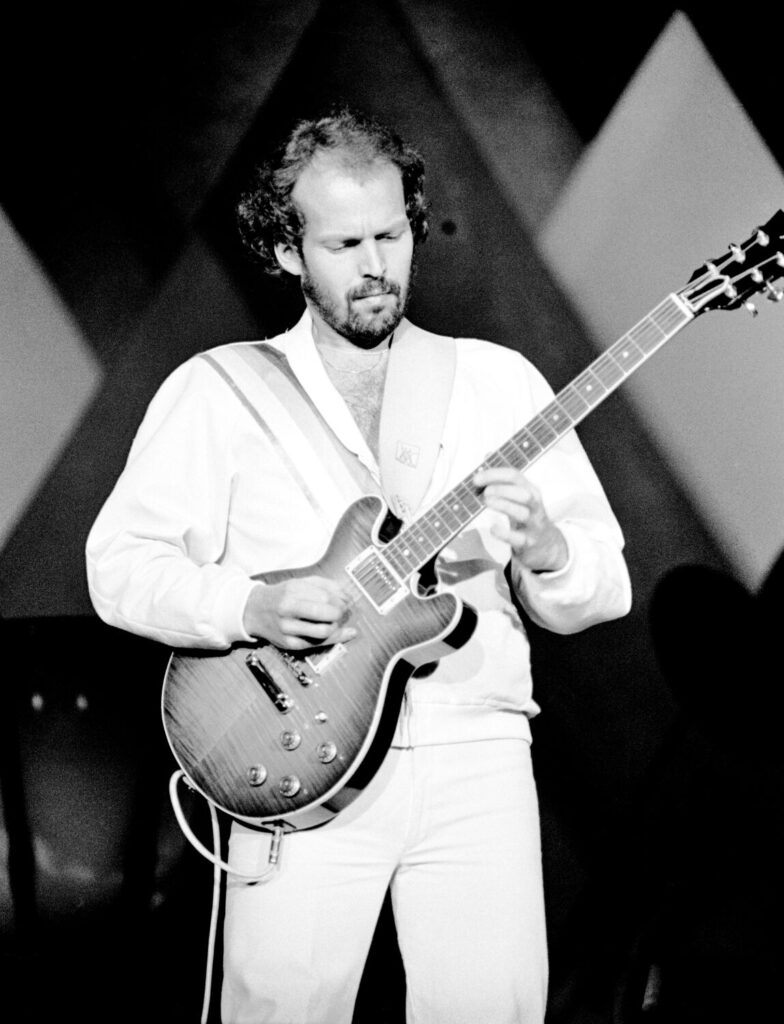 Lasse Wellander, guitarist who played ‘integral role in the ABBA story,’ dies at 70