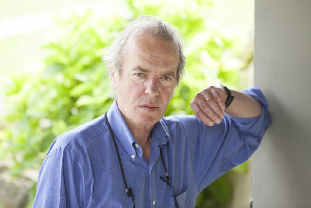 Martin Amis, acclaimed British novelist and London scenester of ’80s and ’90s, dies at 73