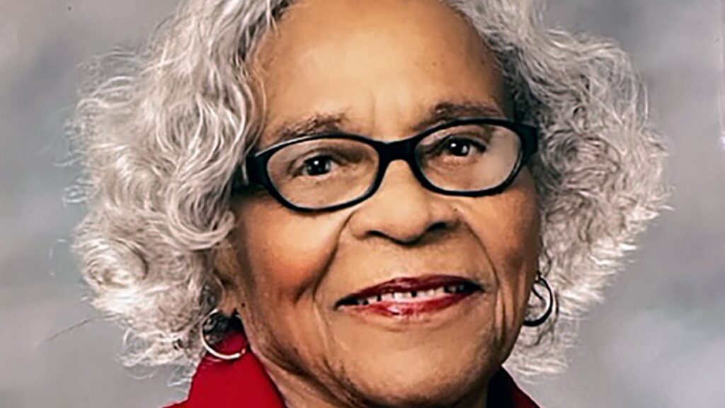 Luezear S. Coleman, math teacher who became an inspiration to African American women, dies