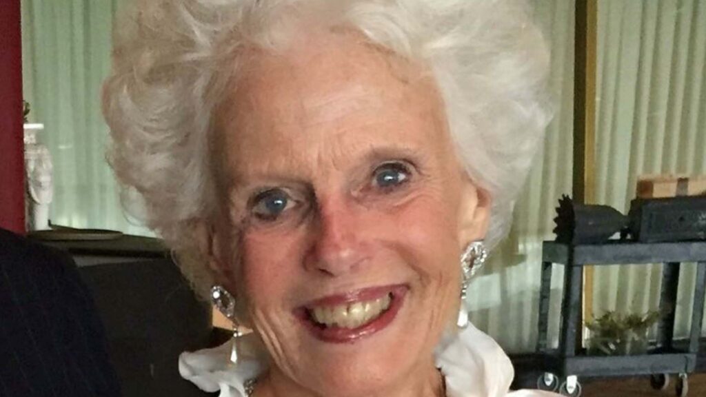 Shirley H. Broyles, trustee of St. Paul’s School for Girls and manager of Cross Keys dress shop, dies