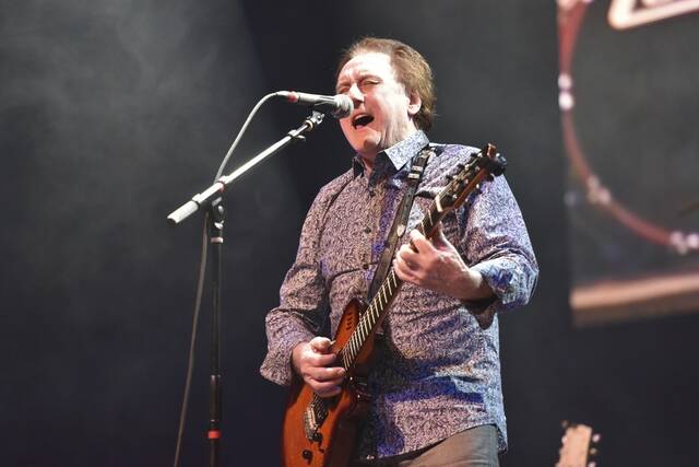 Denny Laine, founding member of the Moody Blues and Paul McCartney’s Wings, dead at 79