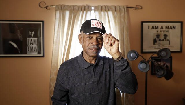 Elmore Nickleberry, a Memphis sanitation worker who marched with Martin Luther King, has died at 92
