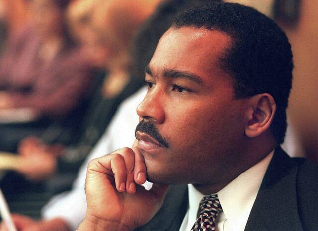 Dexter Scott King, son of the Rev. Martin Luther King Jr., dies of cancer at 62