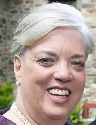 Cathy Scola