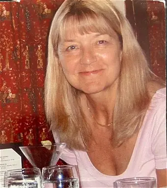 Sally-Dee Stanton