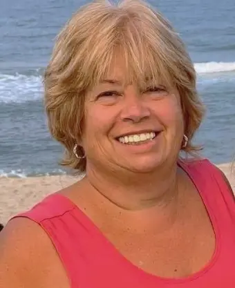 Lorraine Hutter
