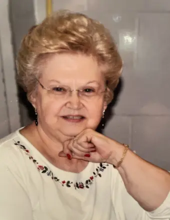 Winnie  Eads